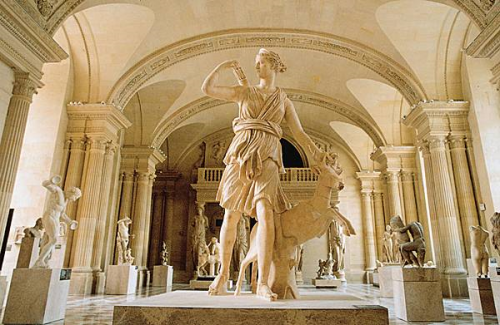 Музеи: Лувр - сокровищница мировых шедевров